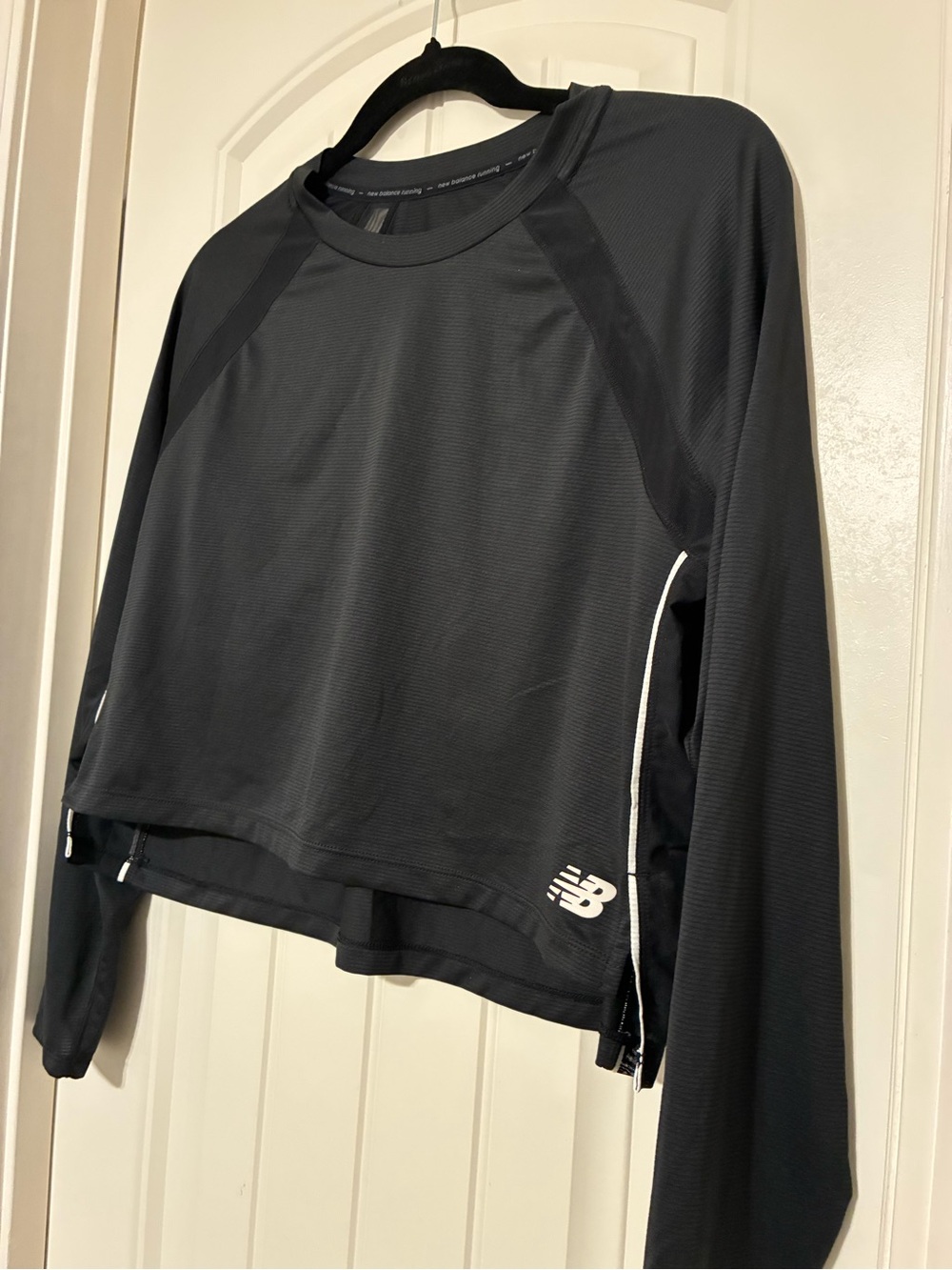 New Balance Performance Long-Sleeve Cropped Pullover